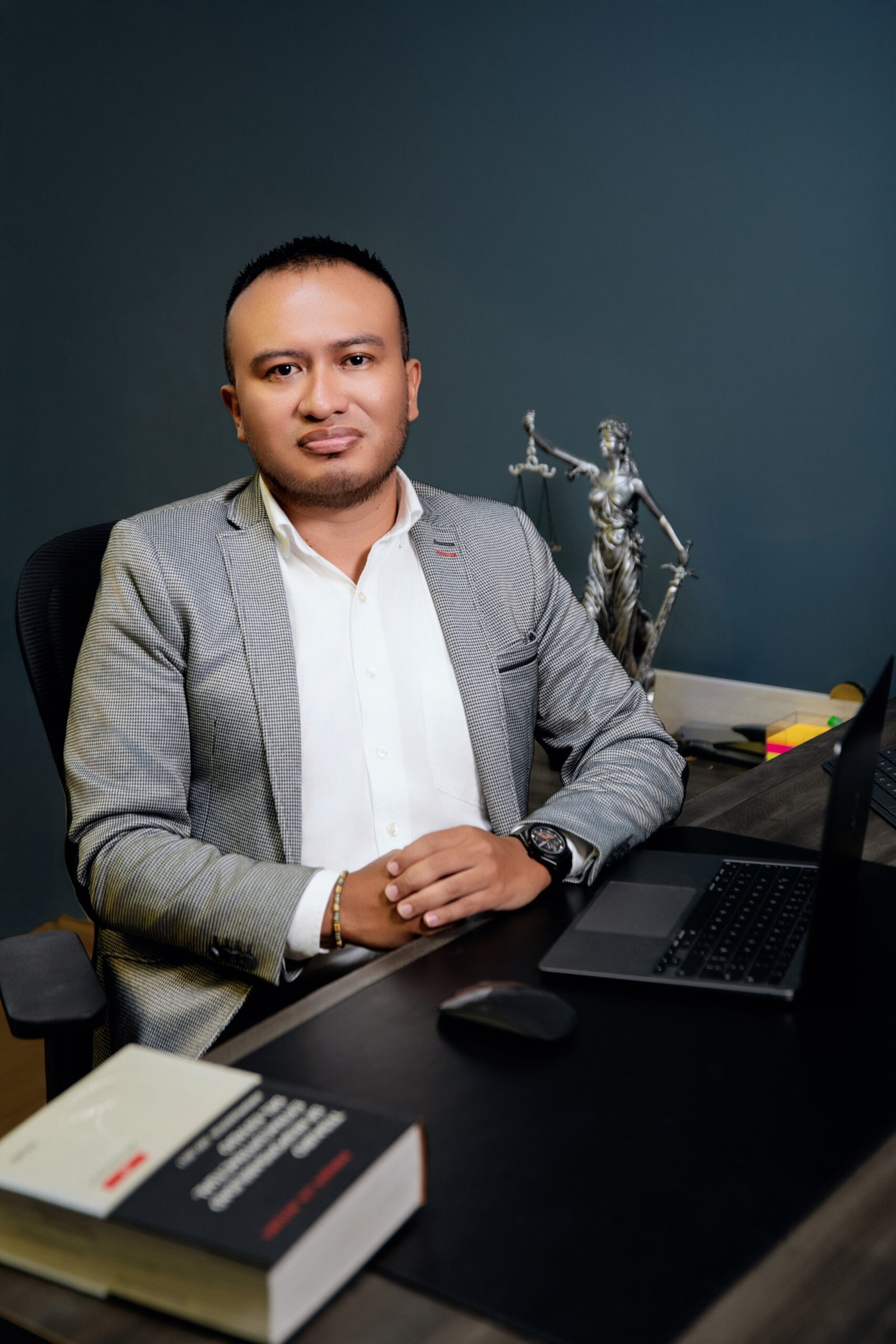 Dr. Cristian Danilo Gutiérrez Hernández